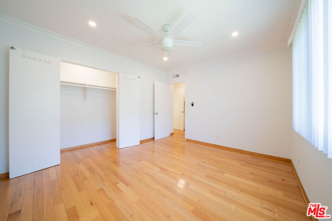 1037 11th St Unit: 6