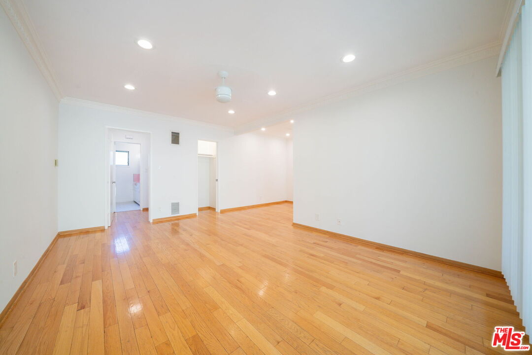 1037 11th St Unit: 6