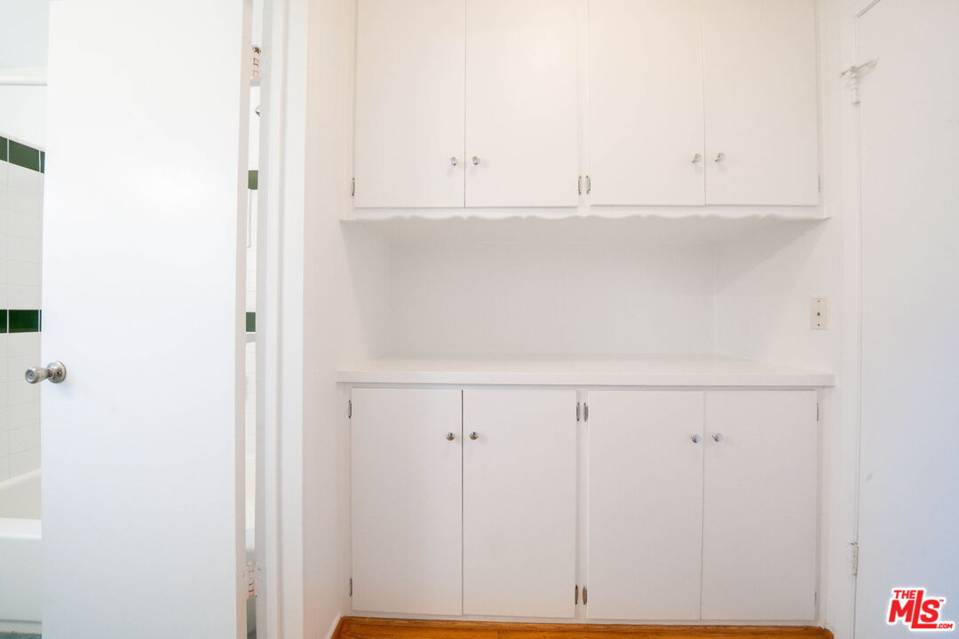 1037 11th St Unit: 8