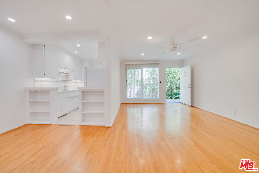 1037 11th St Unit: 8