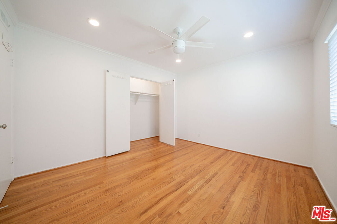 1037 11th St Unit: 8