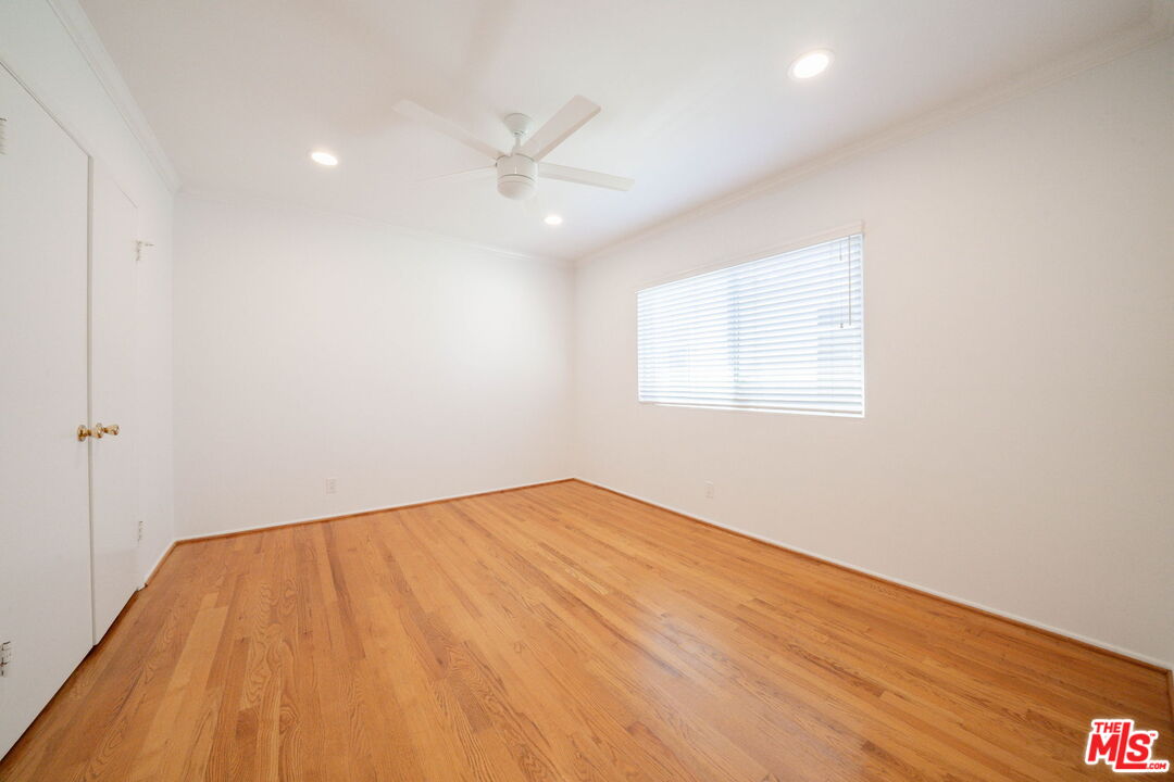 1037 11th St Unit: 8