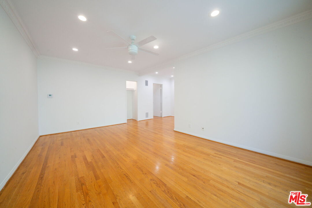 1037 11th St Unit: 8