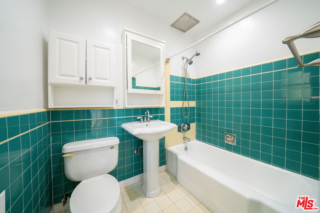 601 9th St Unit: C