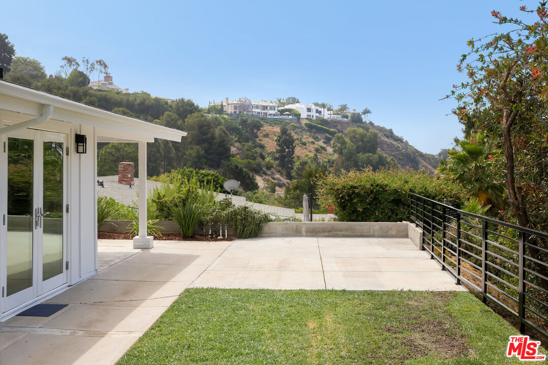 1279 El Hito Cir