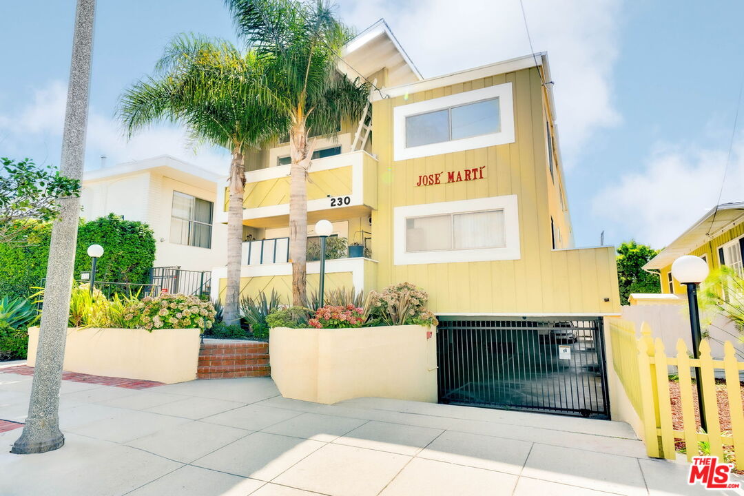 230 Bicknell Ave Unit: 103