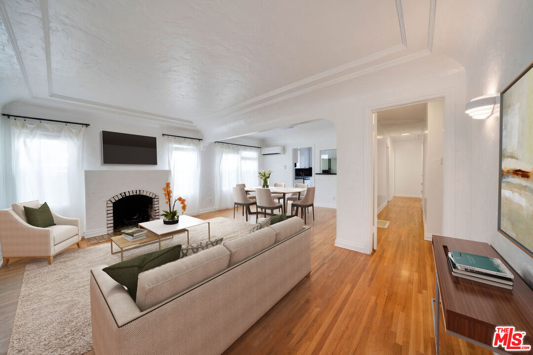 1022 21st St Unit: Front Hse