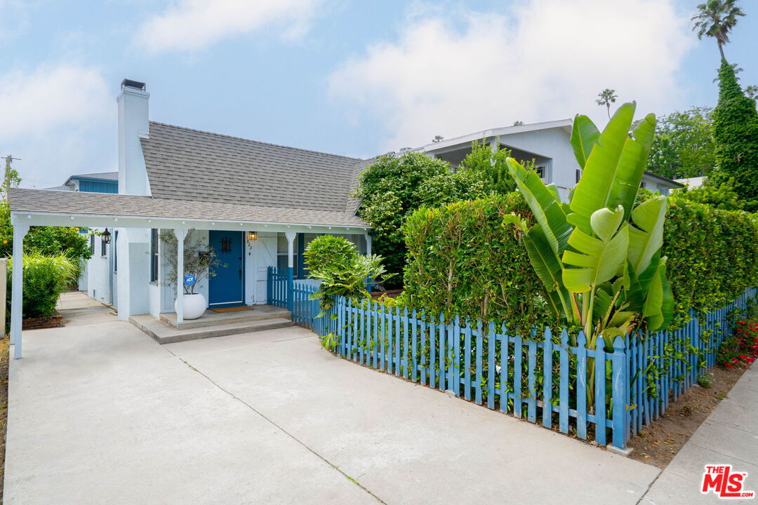 1022 21st St Unit: Front Hse