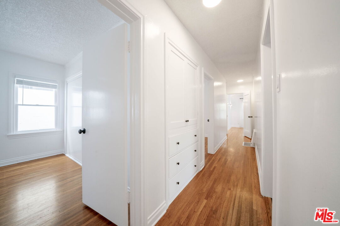 1022 21st St Unit: Front Hse