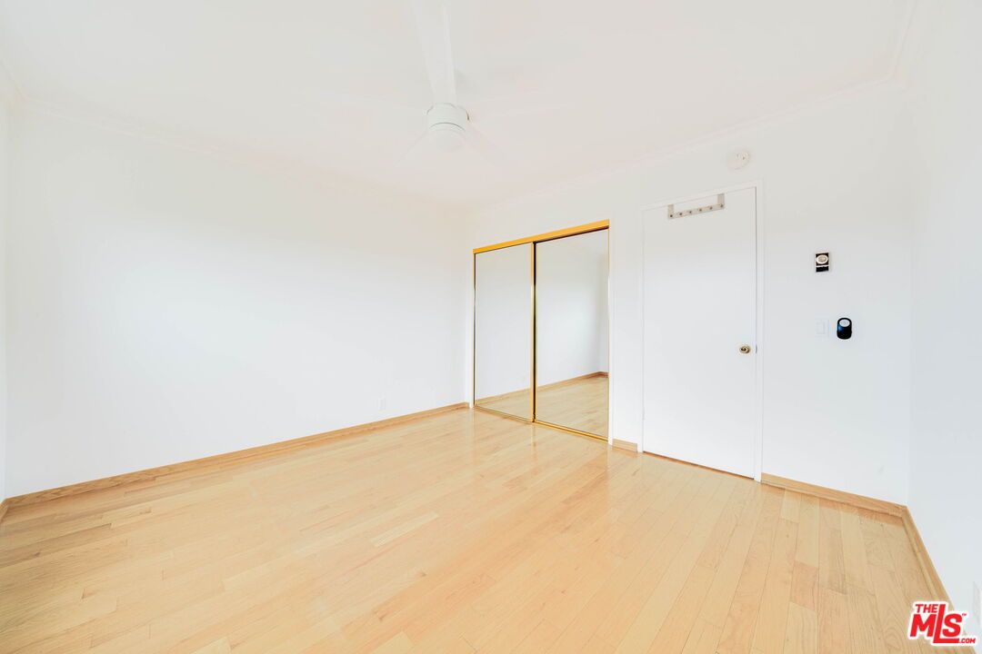 230 Bicknell Ave Unit: 202
