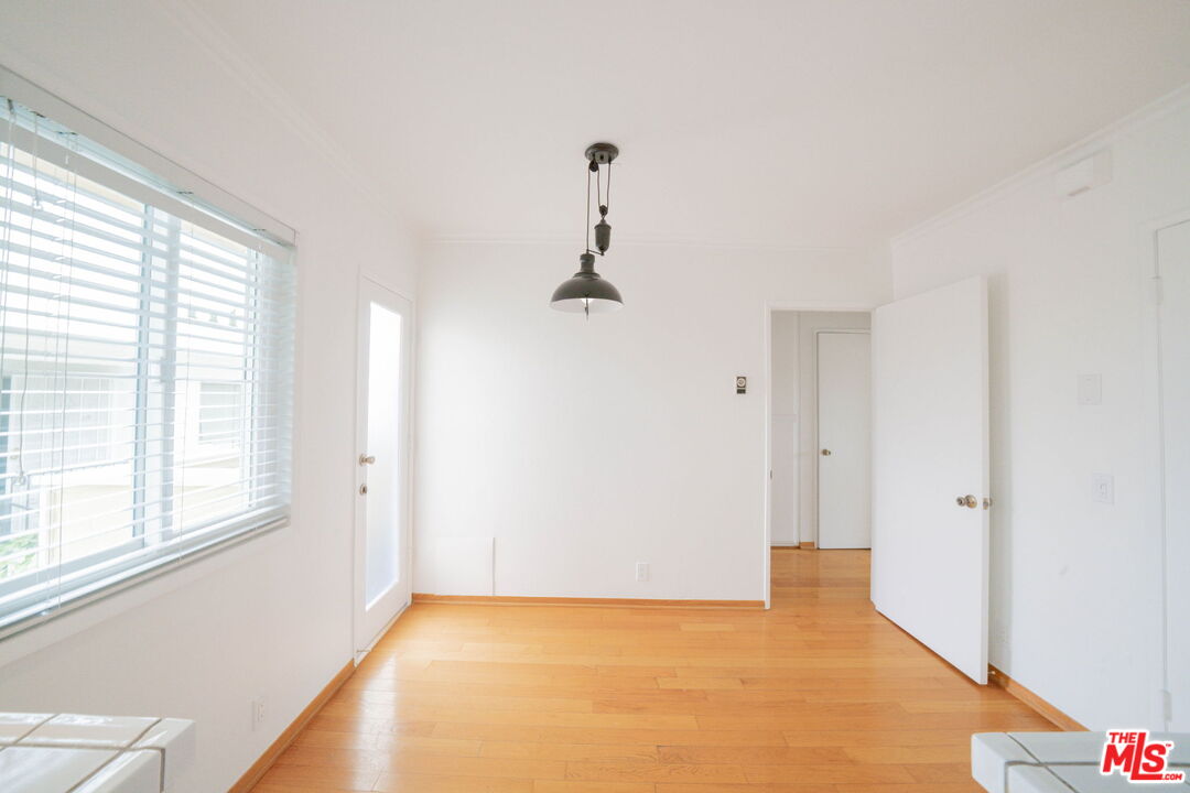 230 Bicknell Ave Unit: 202