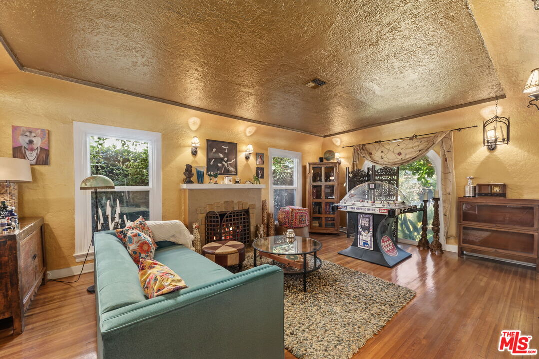 6275 Drexel Ave