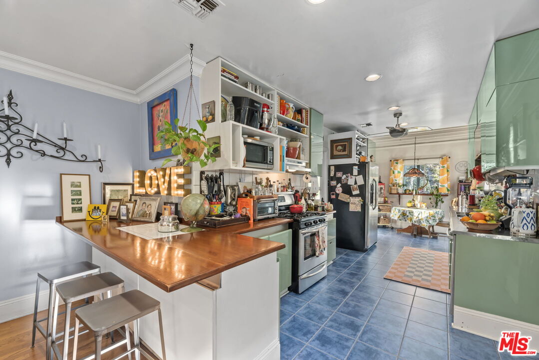 6275 Drexel Ave