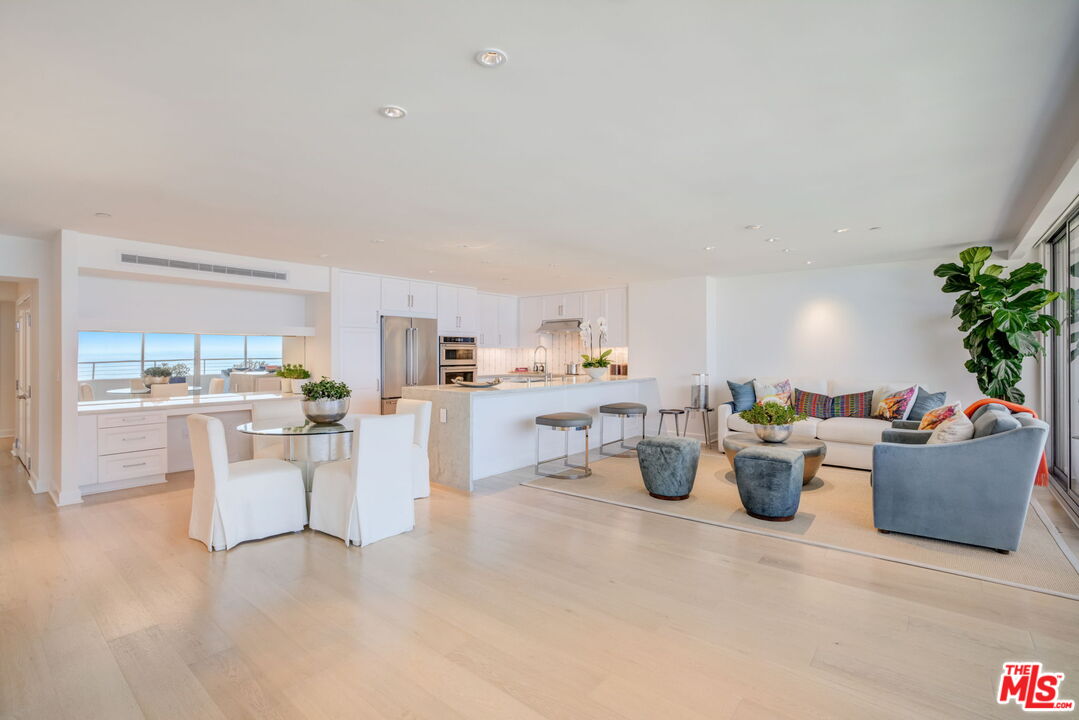 1221 W OCEAN AVE Unit: 707