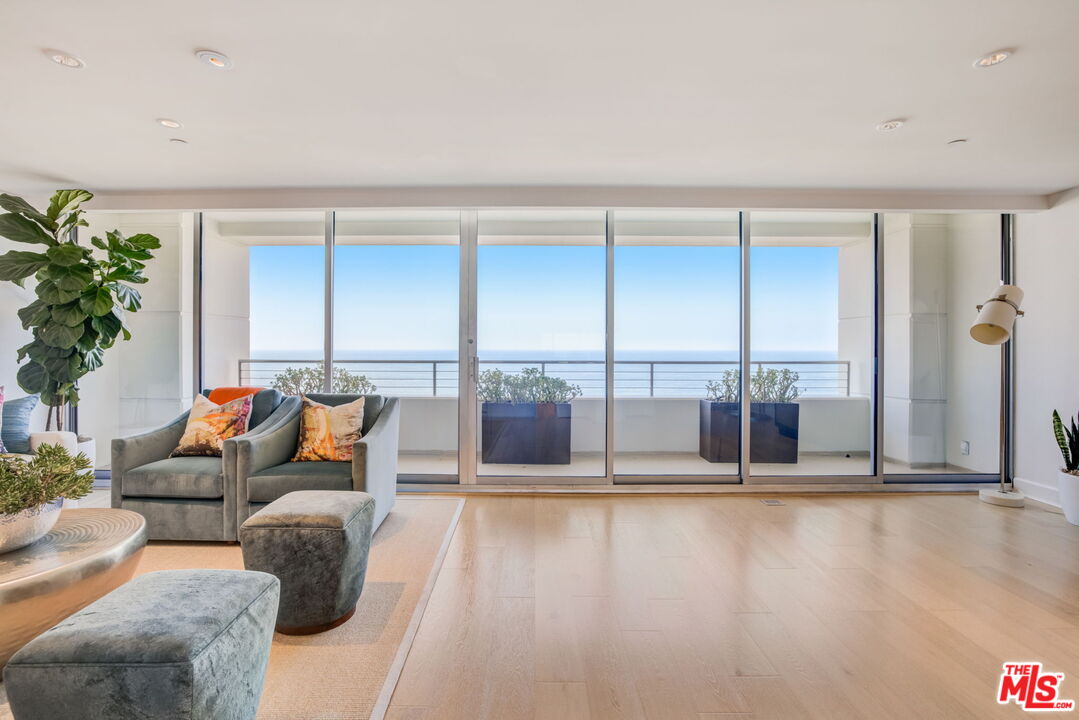 1221 W OCEAN AVE Unit: 707