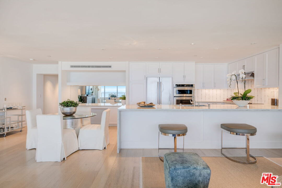 1221 W OCEAN AVE Unit: 707