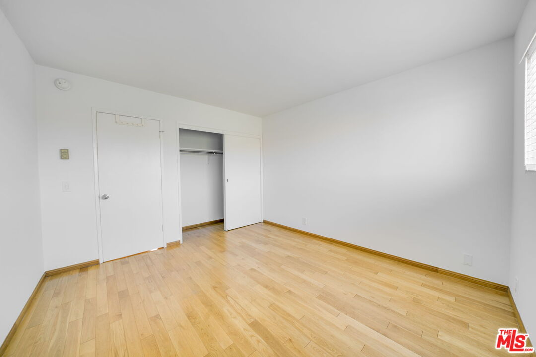 230 Bicknell Ave Unit: 203