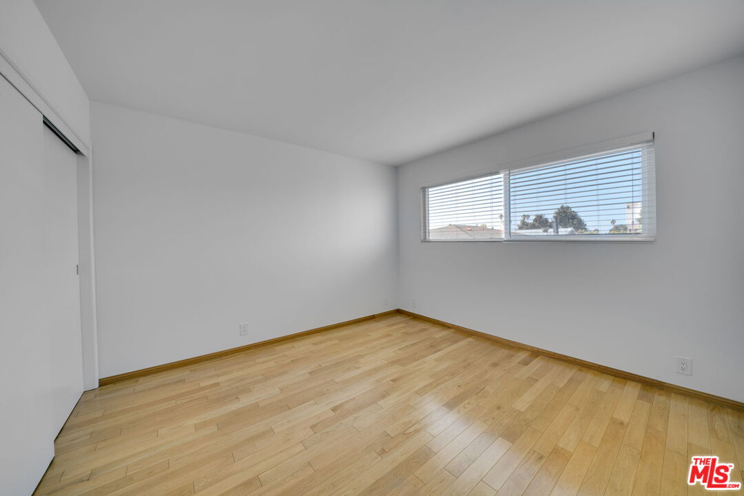 230 Bicknell Ave Unit: 203