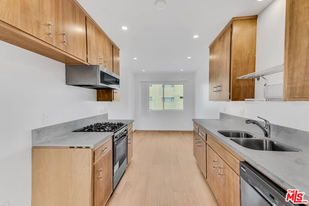 1128 Euclid St Unit: D