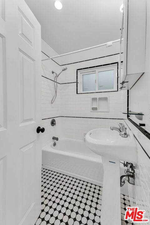 1134 Euclid St Unit: A
