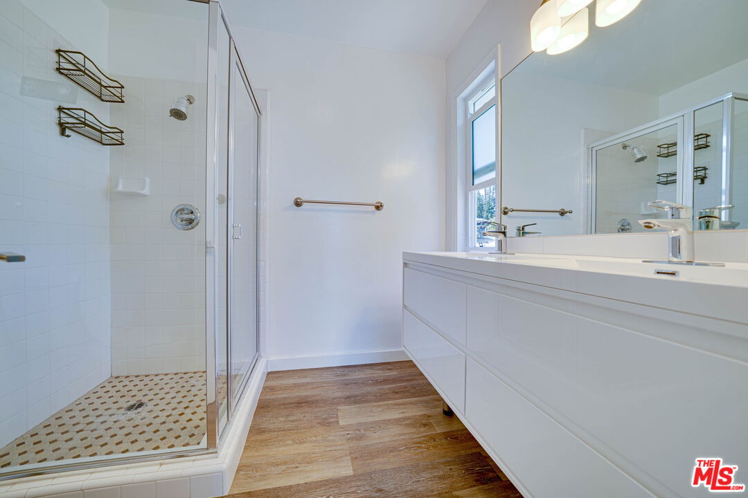 2101 California Ave Unit: 9