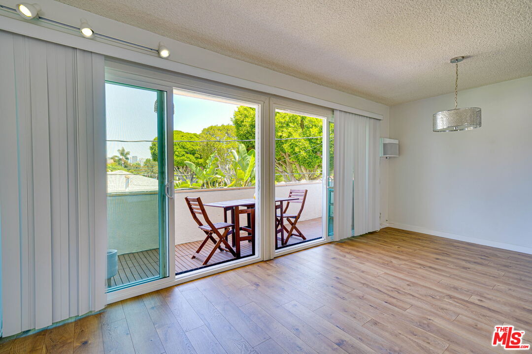 2101 California Ave Unit: 9