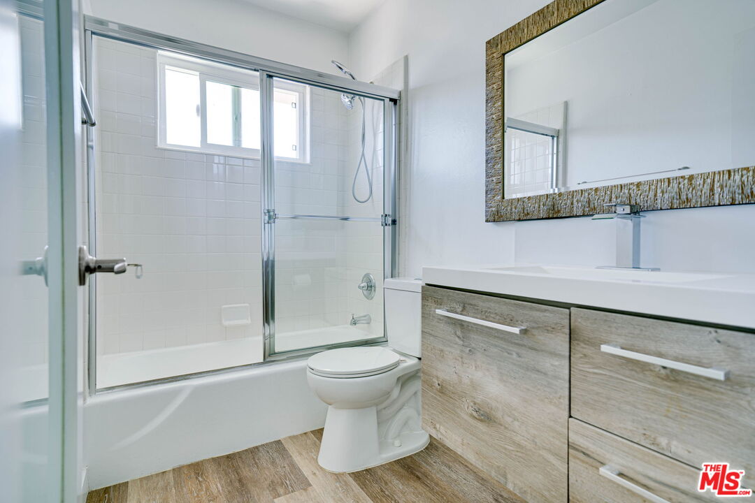 2101 California Ave Unit: 9
