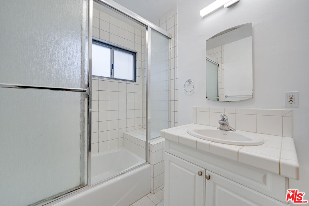 1022 21st St Unit: B
