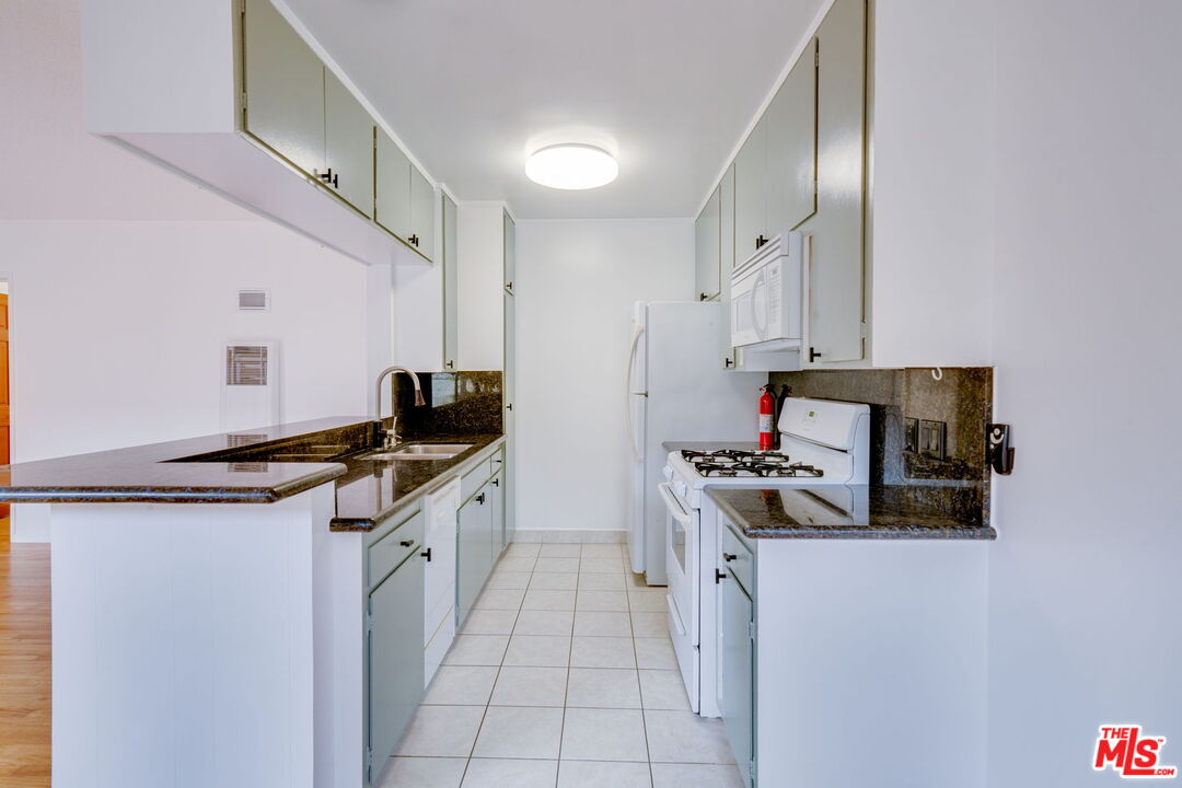1022 21st St Unit: B