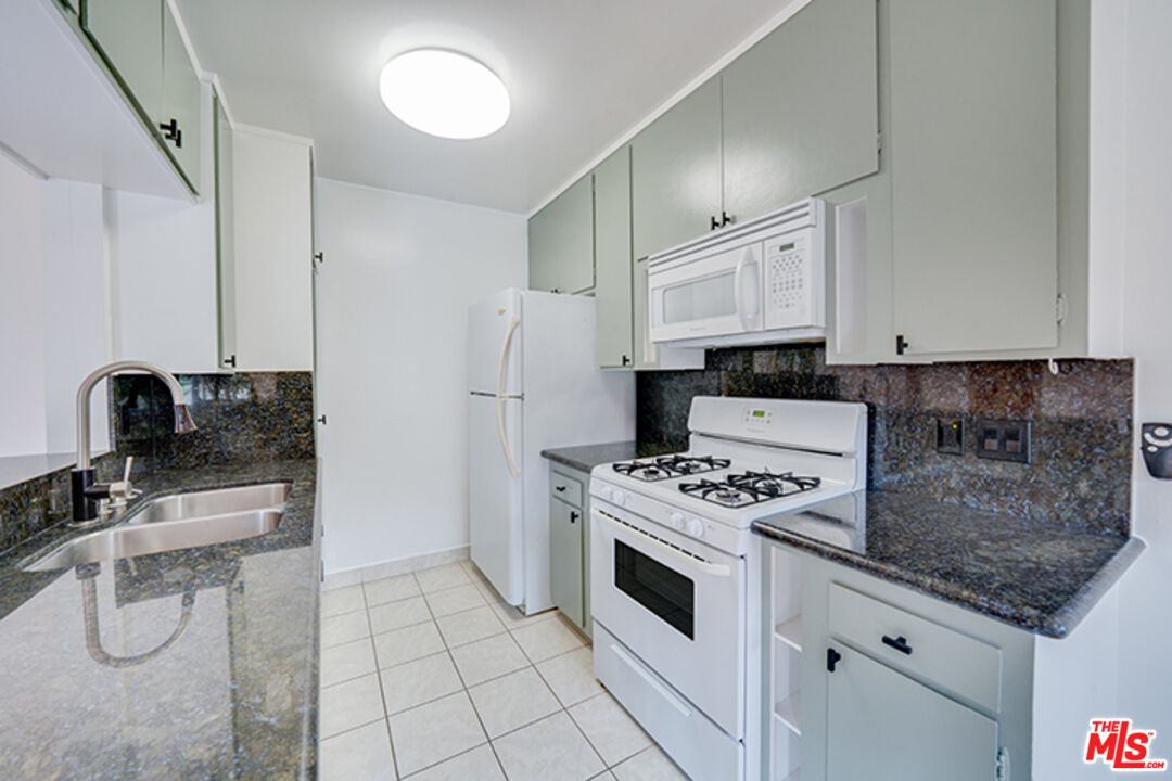 1022 21st St Unit: B