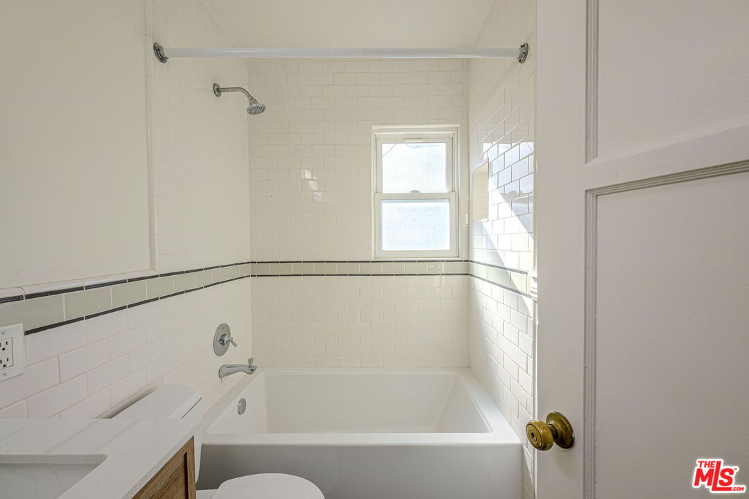 1760 18th St Unit: Apt C