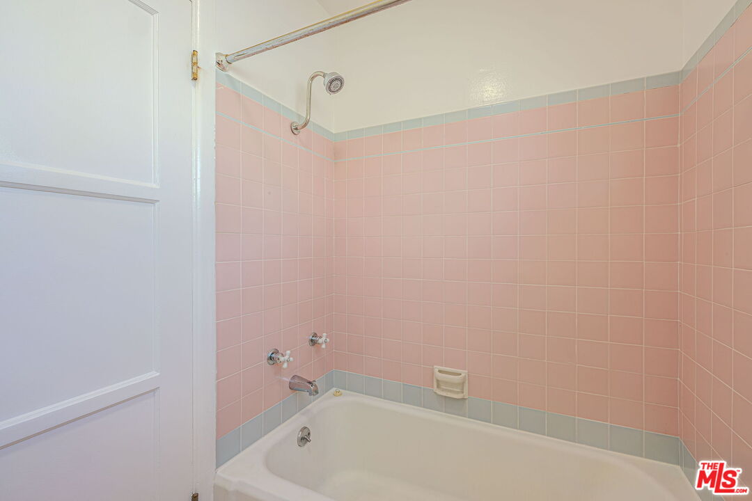 947 17th St Unit: E