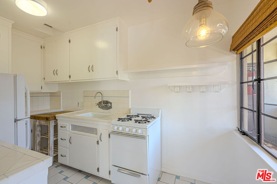 947 17th St Unit: E