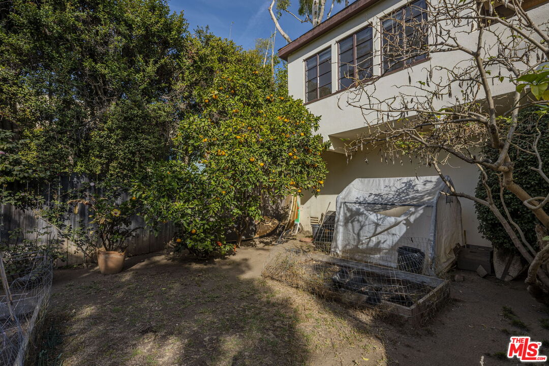 947 17th St Unit: E