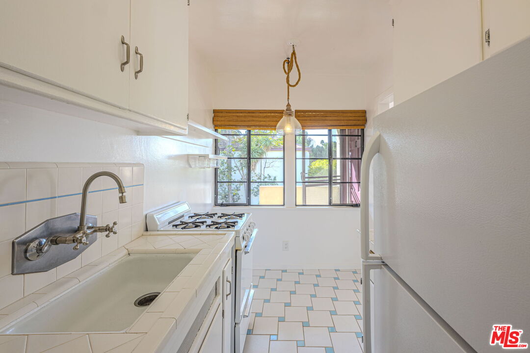 947 17th St Unit: E