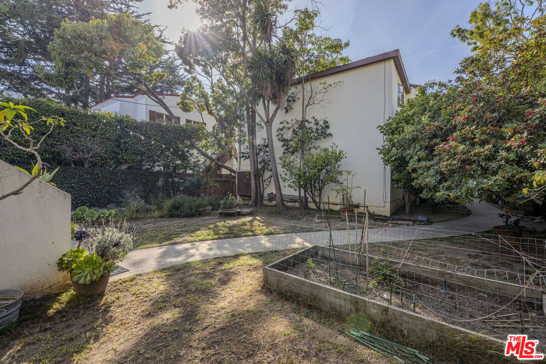 947 17th St Unit: E