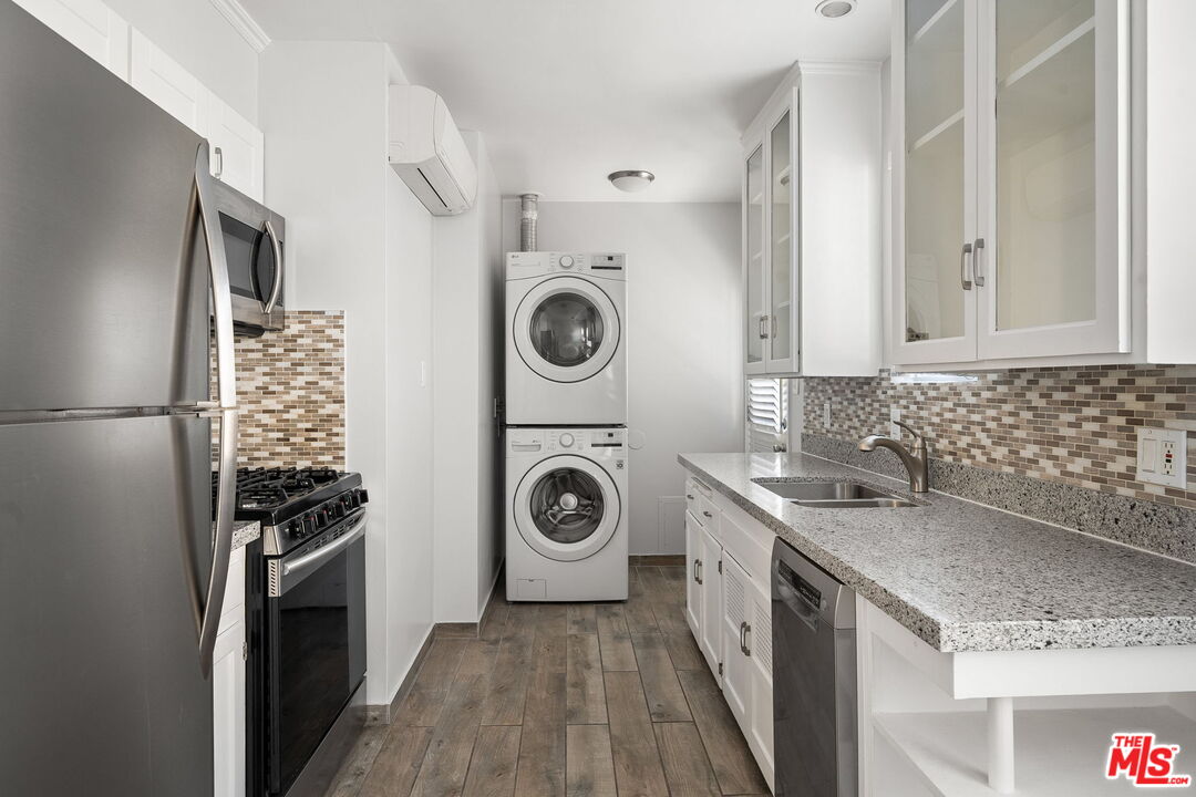 1512 Ocean Park Blvd Unit: 2