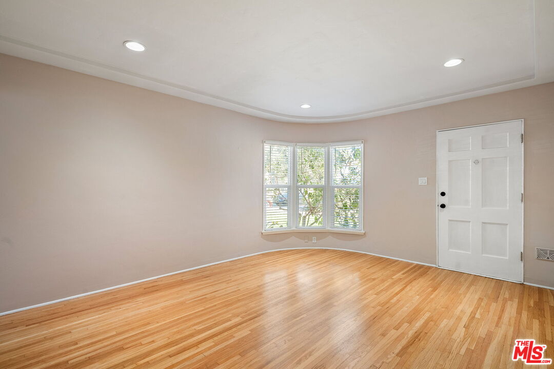 1512 Ocean Park Blvd Unit: 2