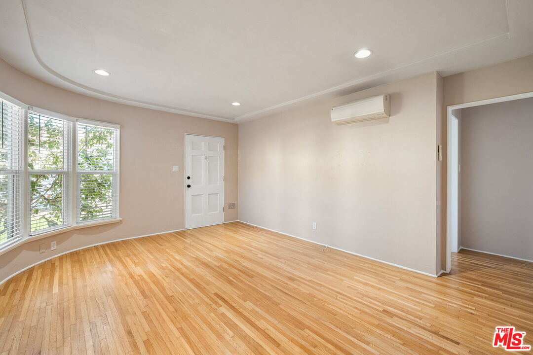 1512 Ocean Park Blvd Unit: 2