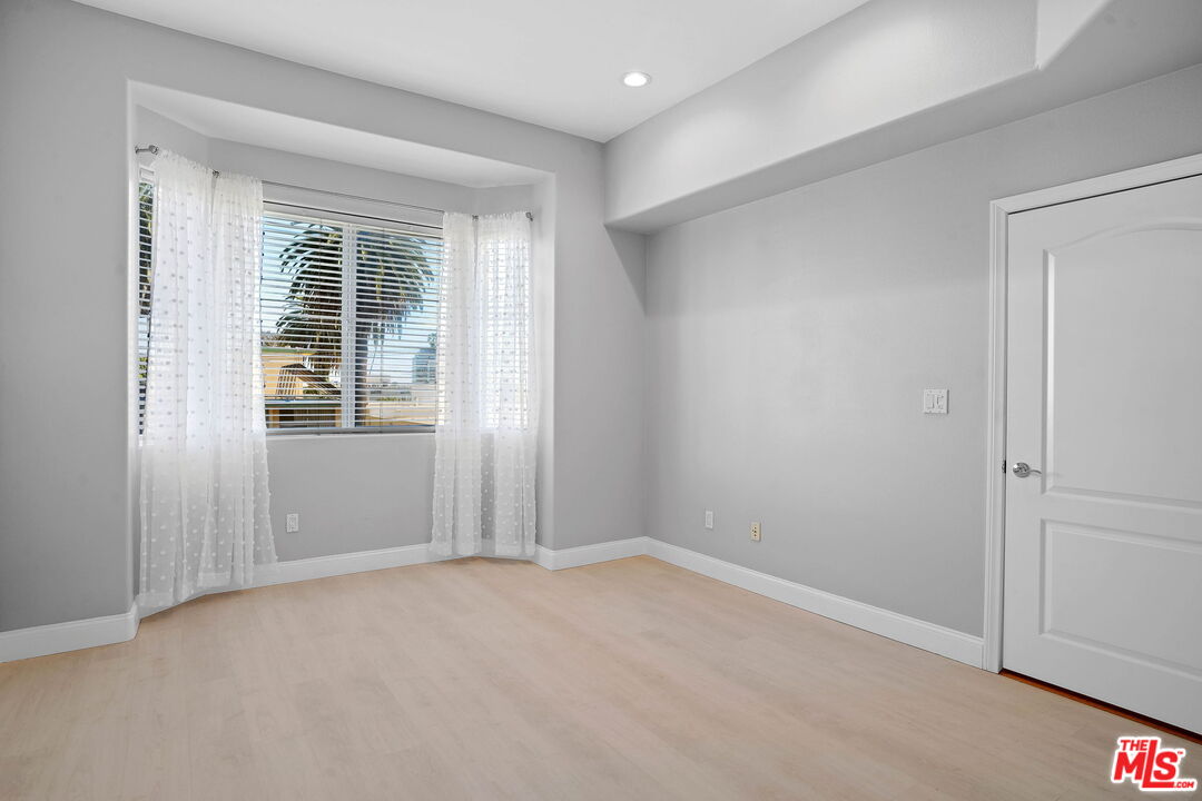 11961 Montana Ave Unit: 304