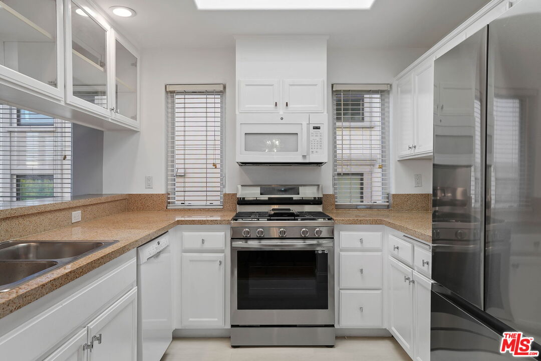 11961 Montana Ave Unit: 304