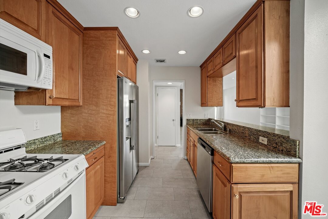 1429 26th St Unit: 14