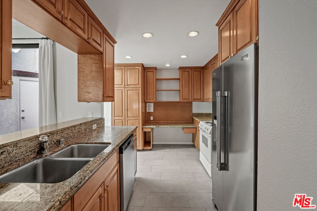 1429 26th St Unit: 14
