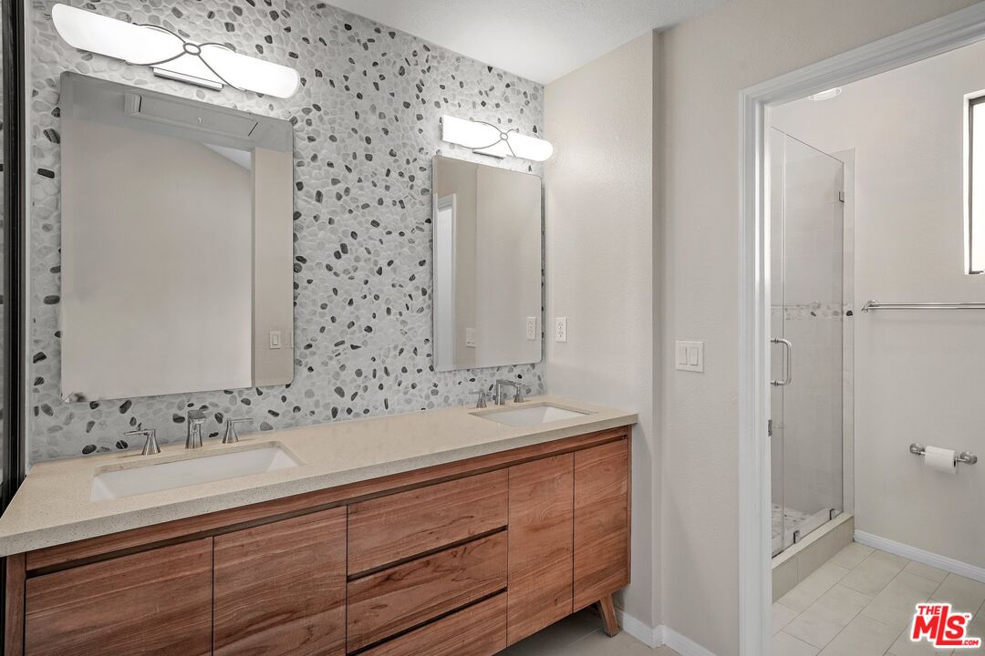 1429 26th St Unit: 14