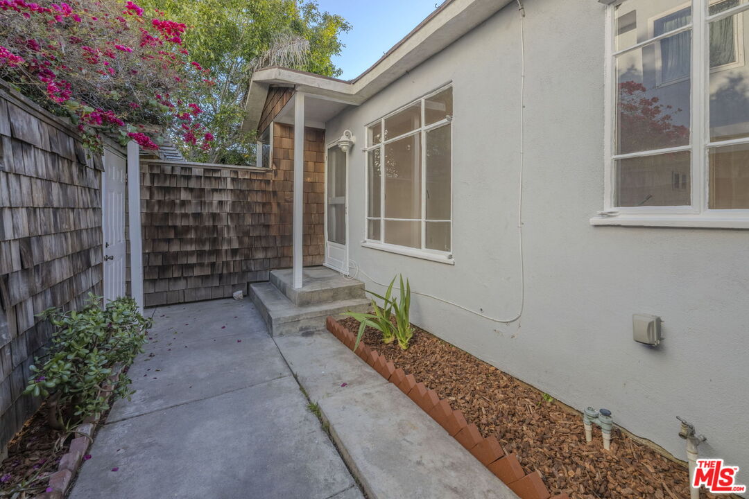 1941 Euclid St Unit: 3