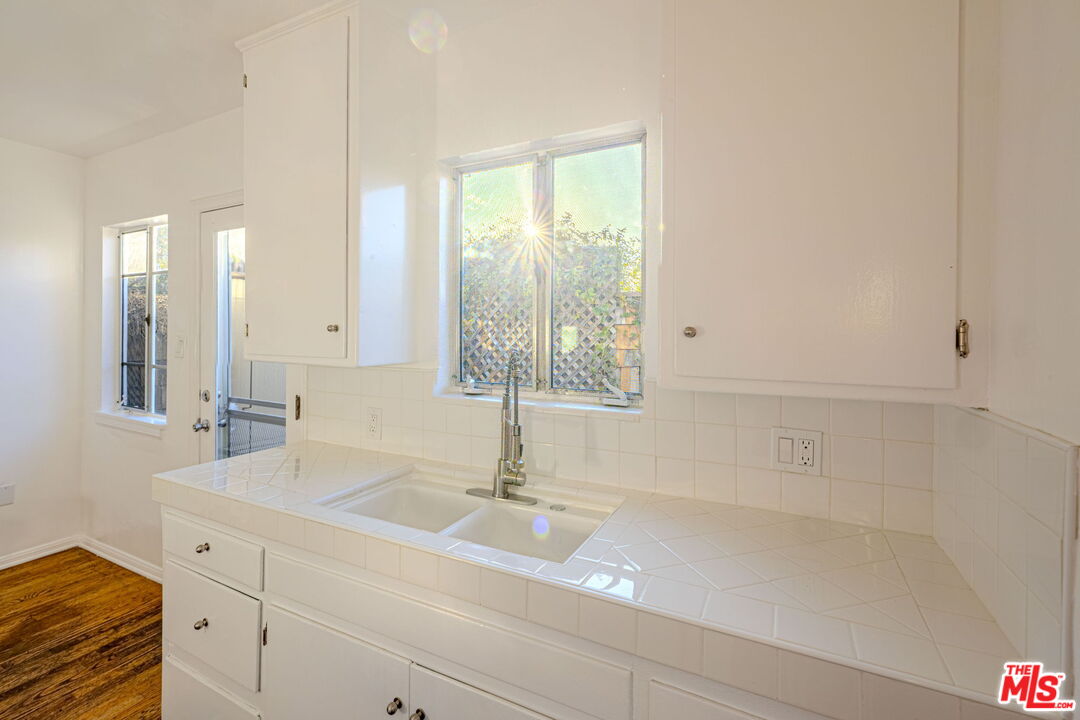 1941 Euclid St Unit: 3