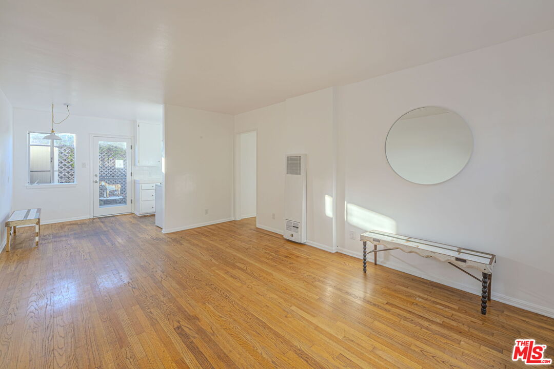1941 Euclid St Unit: 3