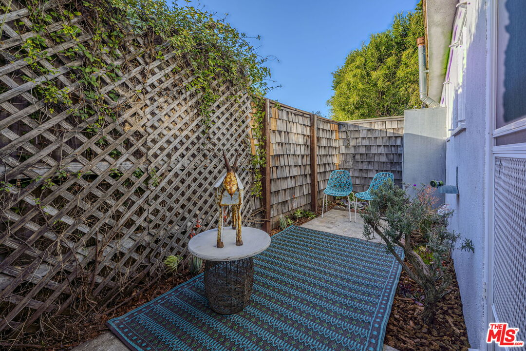1941 Euclid St Unit: 3