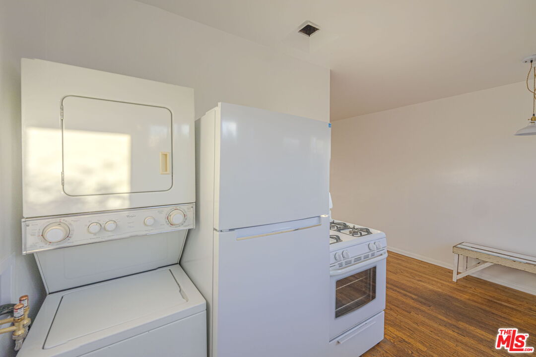 1941 Euclid St Unit: 3
