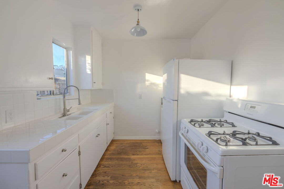 1941 Euclid St Unit: 3